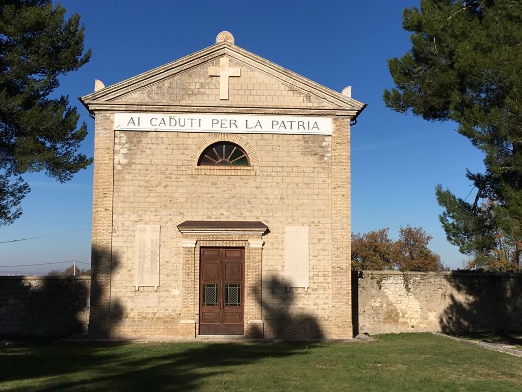 Raffaele Paolucci's tomb, Orsogna (10).JPG